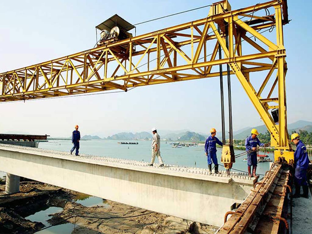 Thi Công Dầm Cầu: Công Nghệ Đúc Dầm Và Kỹ Thuật Lao Lắp Chuyên Nghiệp